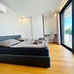 Villa Joka With Heated Pool And Huge Roof Terrace *