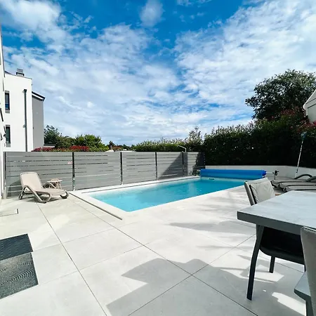 Villa Joka With Heated Pool And Huge Roof Terrace Banjole