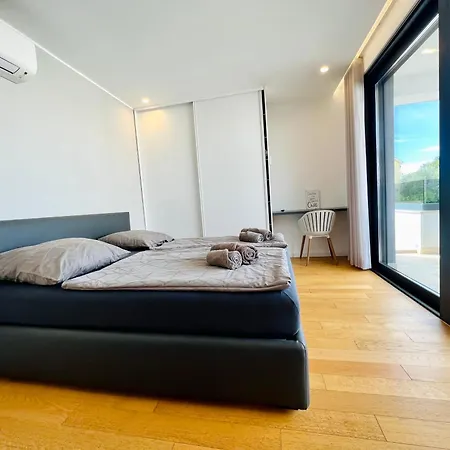 Villa Joka With Heated Pool And Huge Roof Terrace *