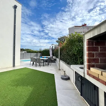 Joka With Heated Pool And Huge Roof Terrace Banjole