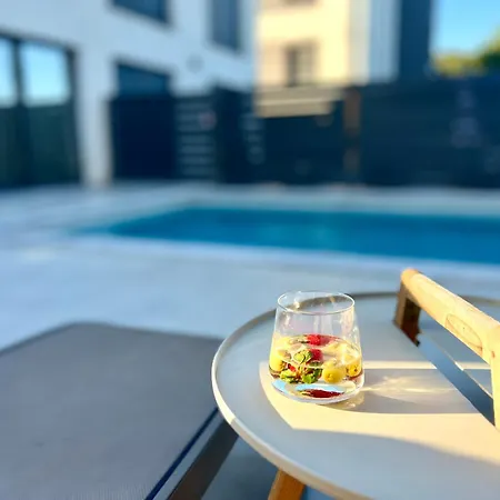 Joka With Heated Pool And Huge Roof Terrace